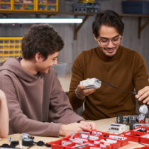 Какой конструктор можно подарить взрослому: обзор популярных брендов Какой конструктор можно подарить взрослому: обзор популярных брендов